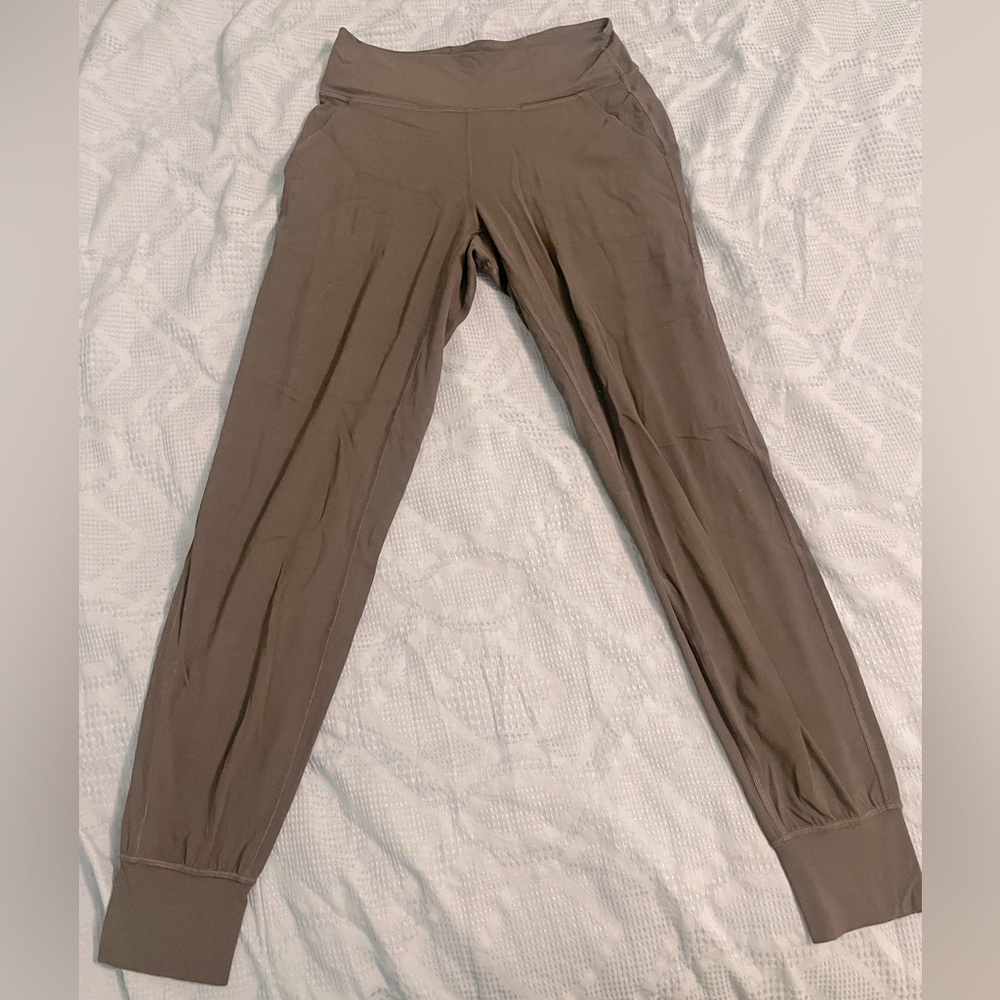 Lululemon align joggers, size 6